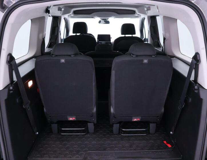 Peugeot Rifter 9