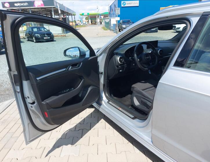Audi A3 8