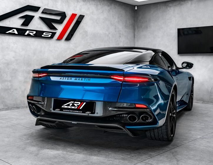 Aston Martin DBS 6