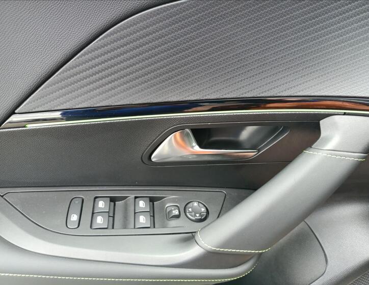 Peugeot 2008 12