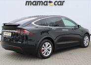 Tesla Model X 7