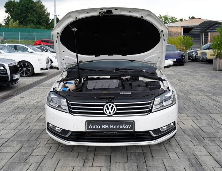 Volkswagen Passat 9