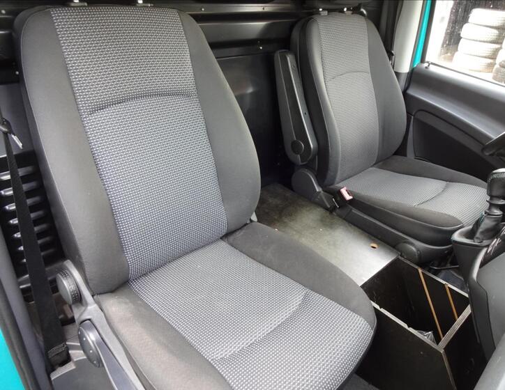 Mercedes-Benz Vito 21