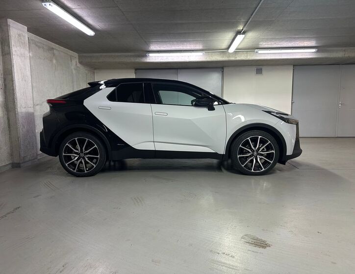 Toyota C-HR 4