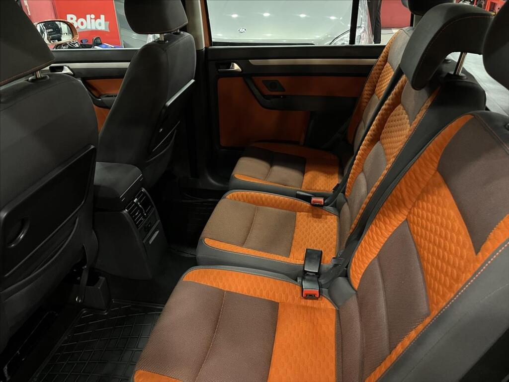 Volkswagen Touran 10
