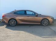 Toyota Camry 2