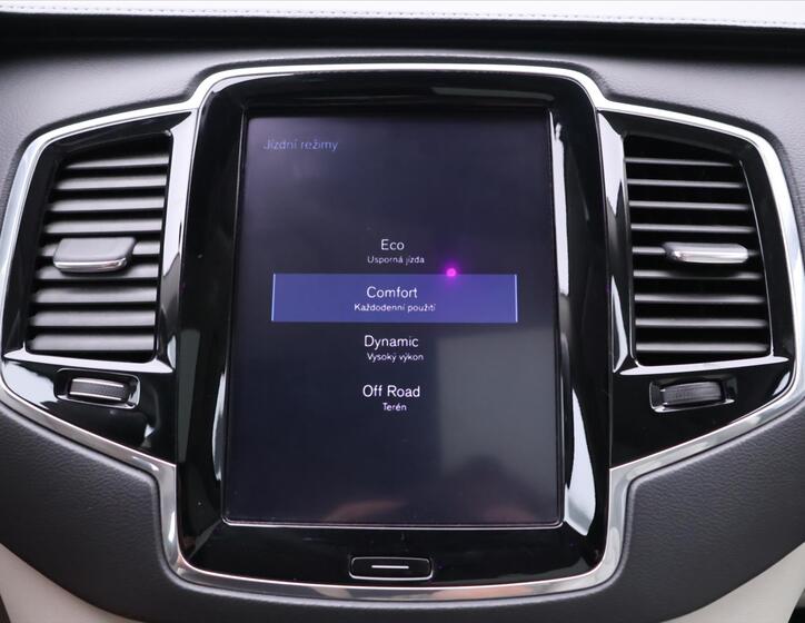 Volvo XC90 29