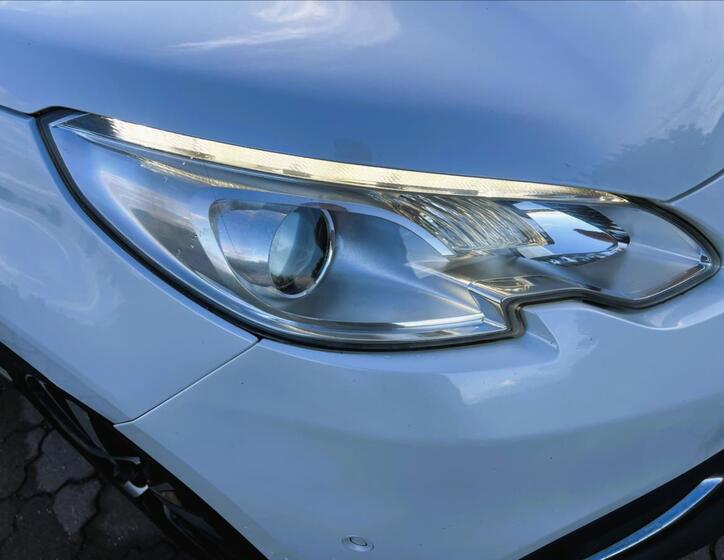 Peugeot 2008 13