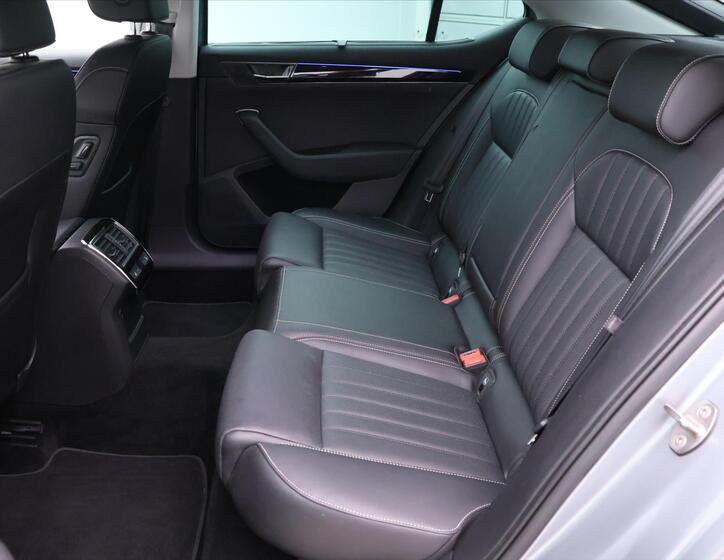 Škoda Superb 14