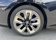 BMW i7 4