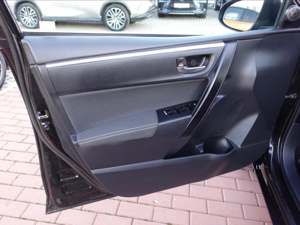 Toyota Corolla 15