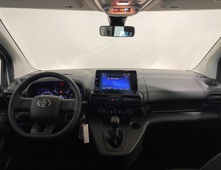 Toyota ProAce City 8