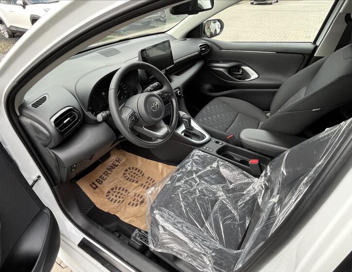 Toyota Yaris 11