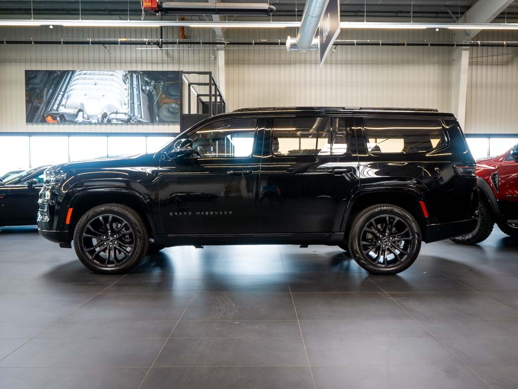 Jeep Grand Wagoneer