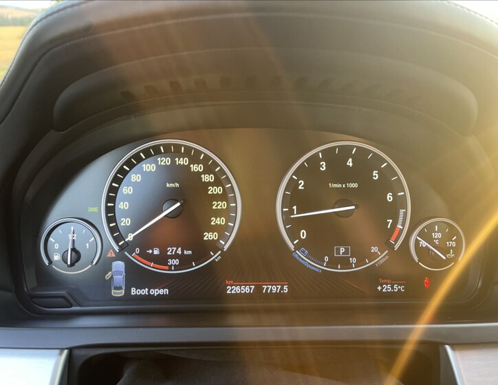 BMW Řada 7 13