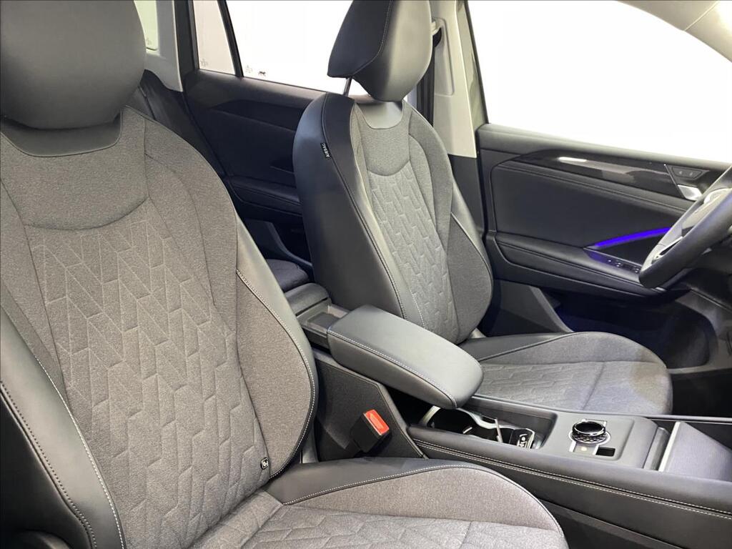 Volkswagen Tiguan 8