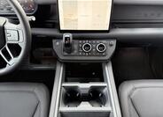 Land Rover Defender 20