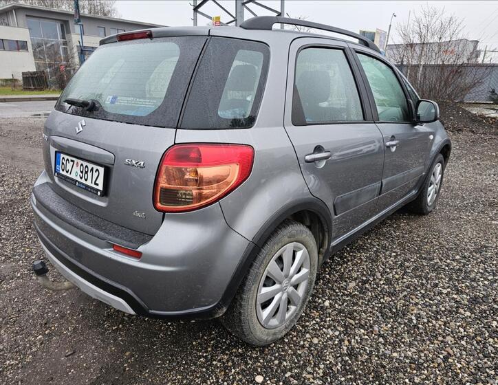 Suzuki SX4 6