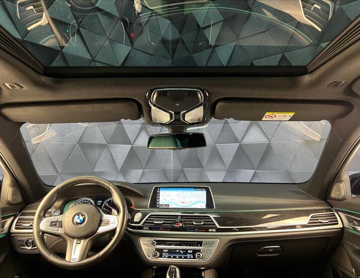 BMW Řada 7 30