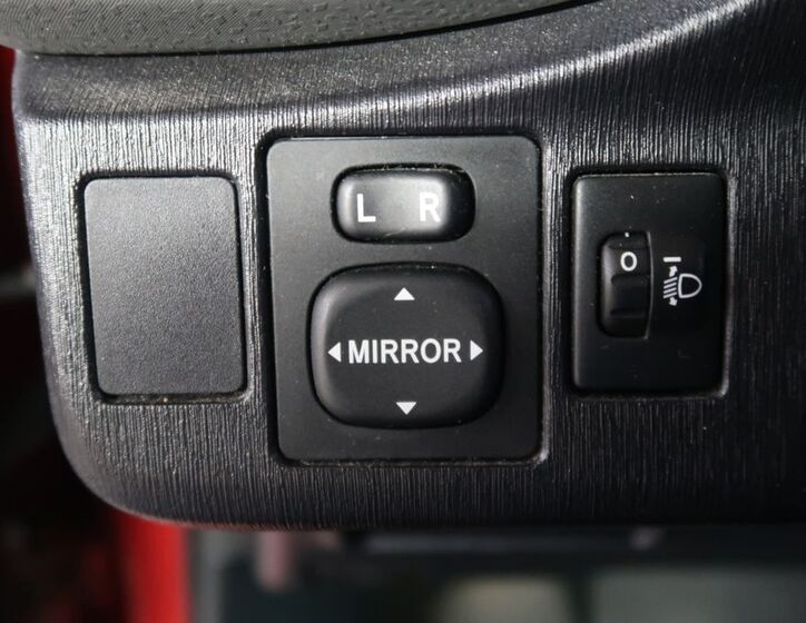 Toyota Yaris 21