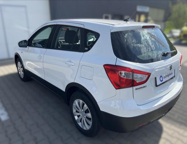 Suzuki SX4 S-Cross 9
