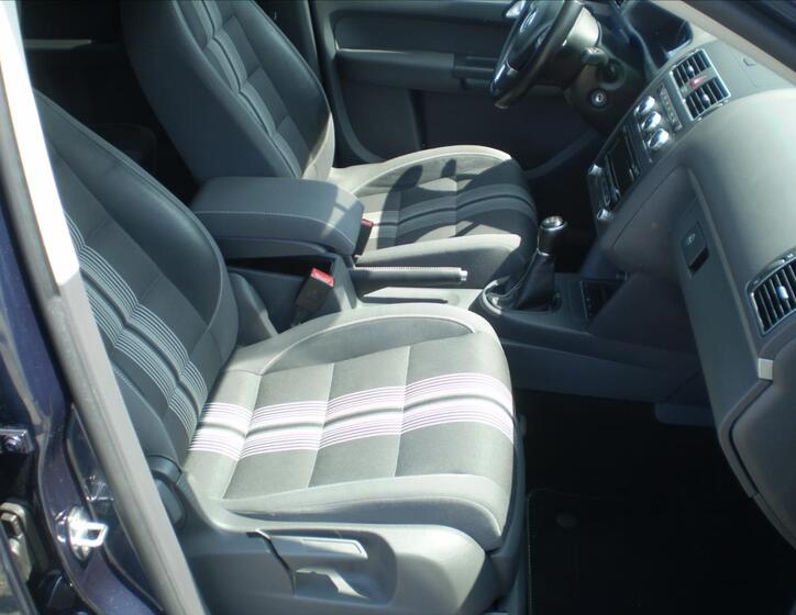 Volkswagen Touran 12