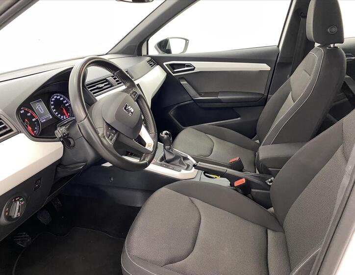 Seat Arona 5