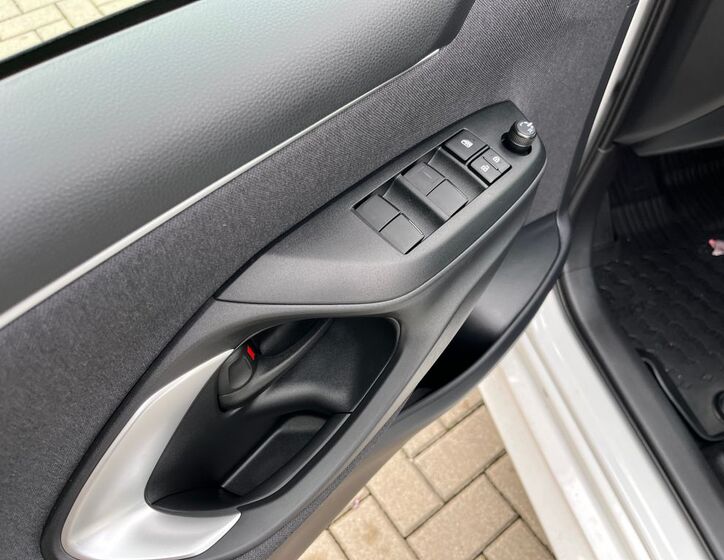 Toyota Yaris 12