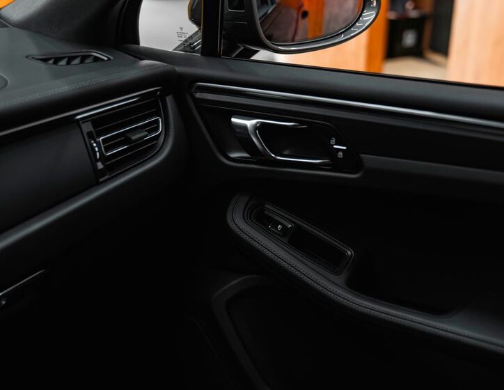 Porsche Macan 23