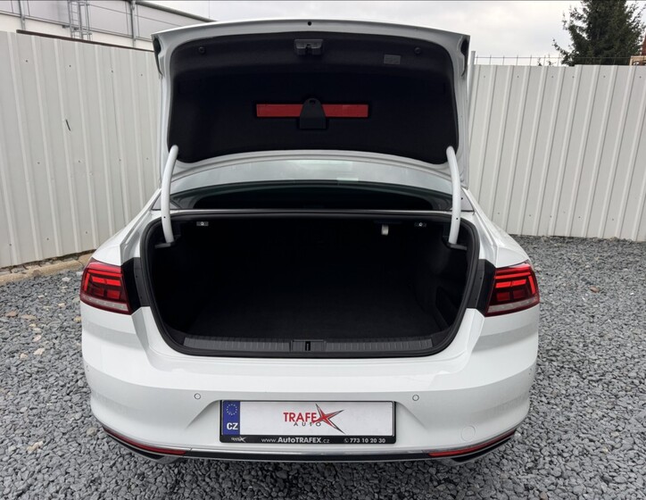 Volkswagen Passat 12