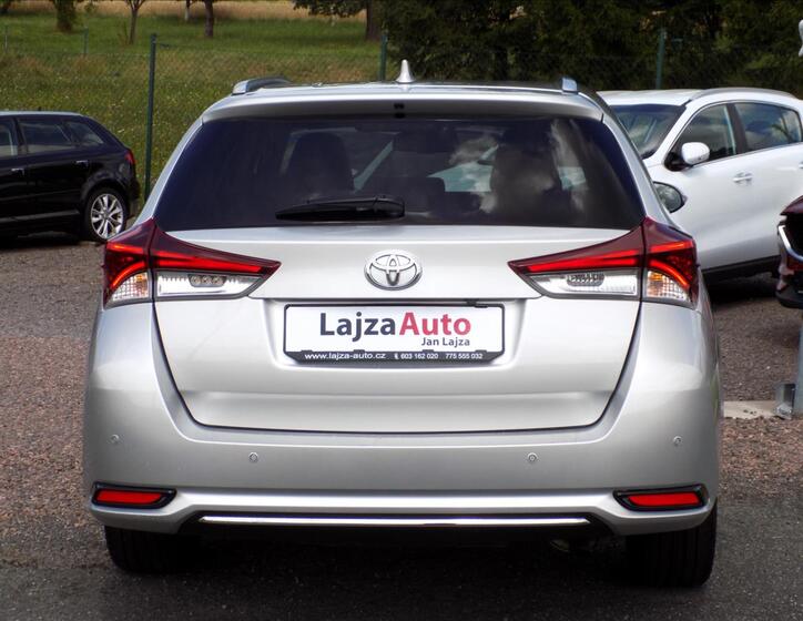 Toyota Auris 5