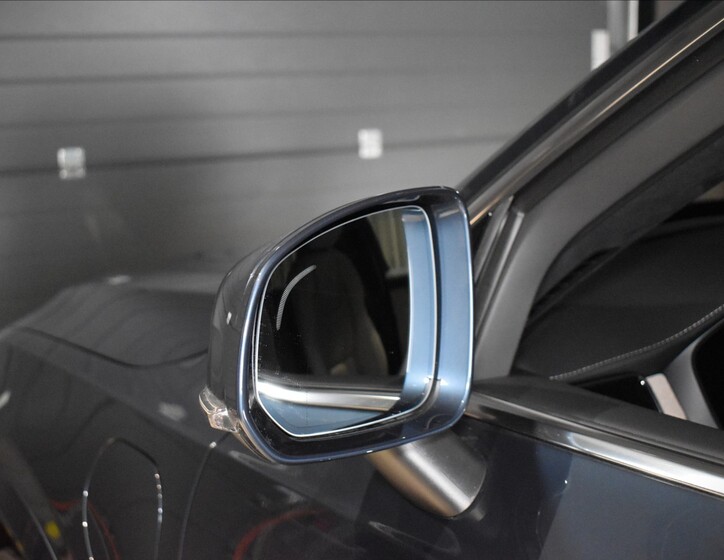 Volvo XC90 9