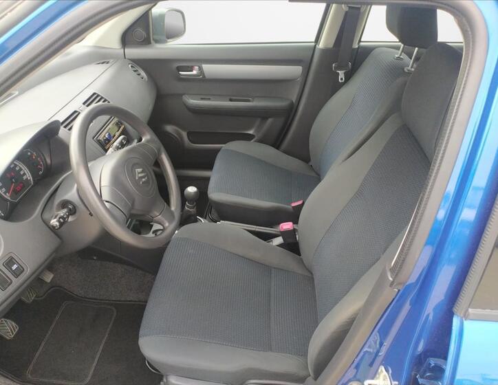 Suzuki Swift 17