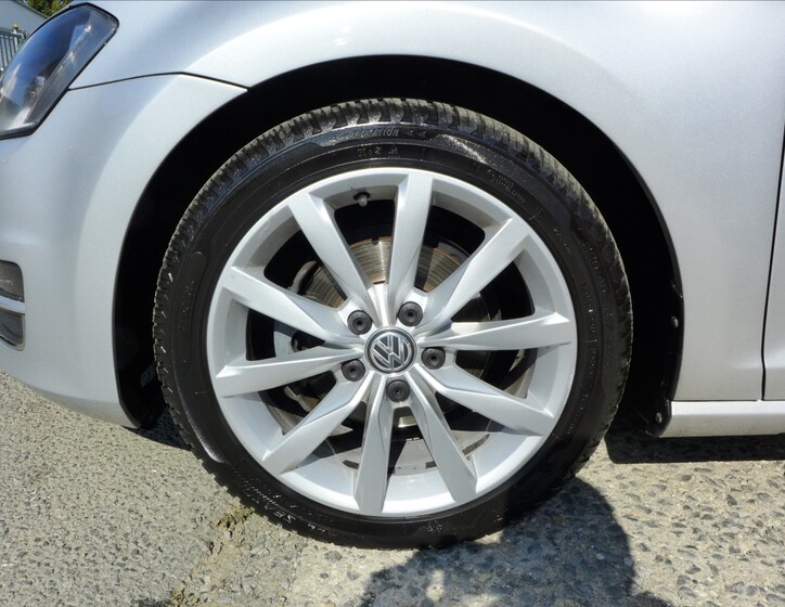 Volkswagen Golf 10