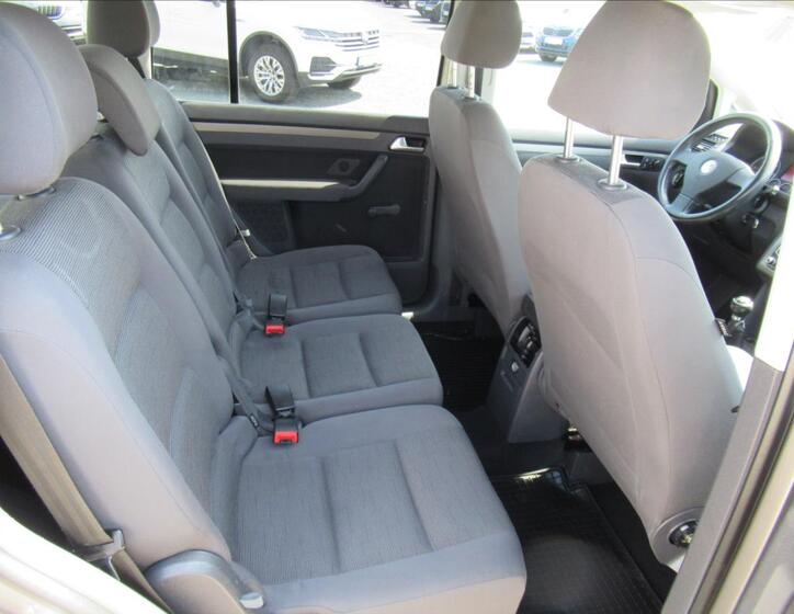 Volkswagen Touran 11