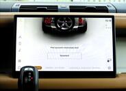 Land Rover Defender 32