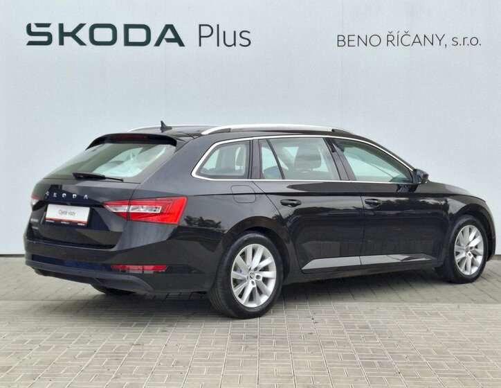 Škoda Superb 2
