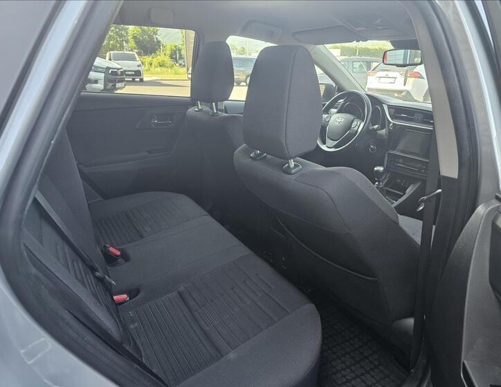 Toyota Auris 8