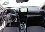 Toyota Yaris Cross 13