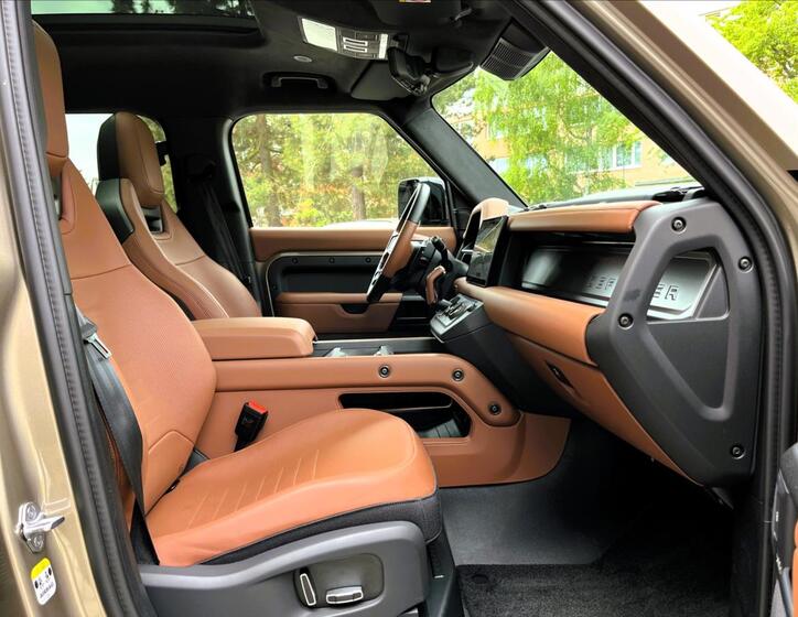 Land Rover Defender 44