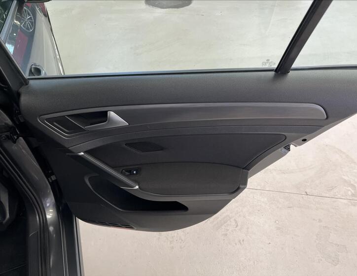 Volkswagen Golf 29