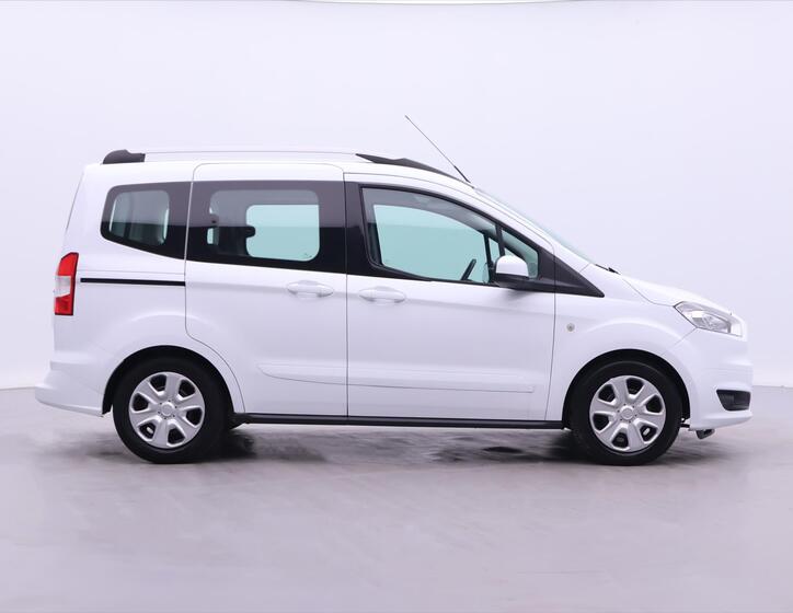 Ford Tourneo Courier 8