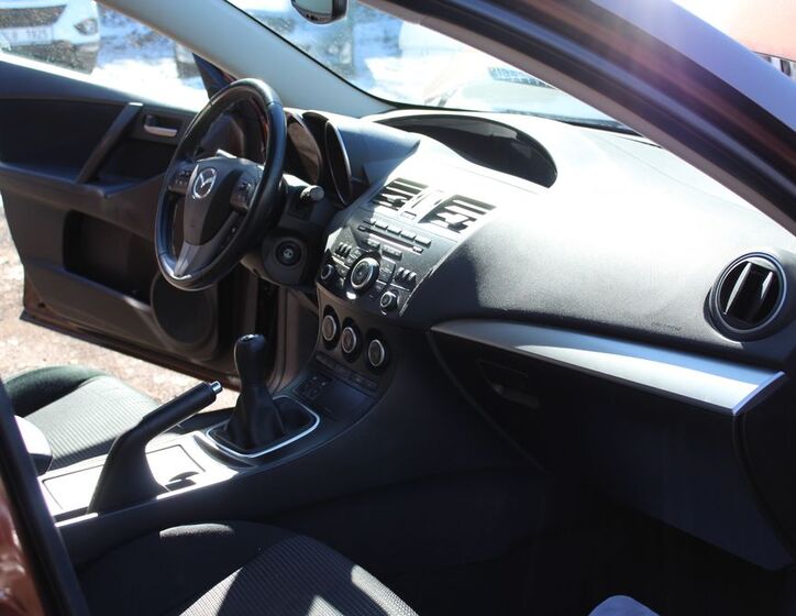 Mazda 3 10