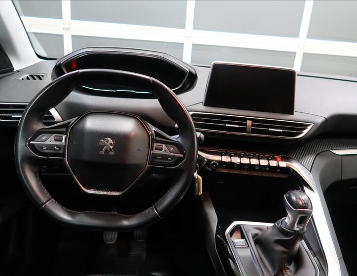 Peugeot 5008 13