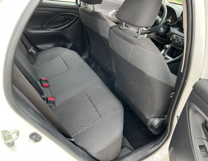 Toyota Yaris 14