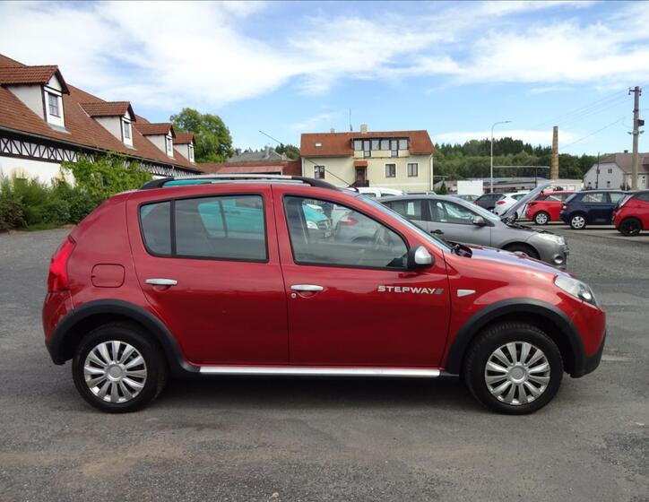 Dacia Sandero 8