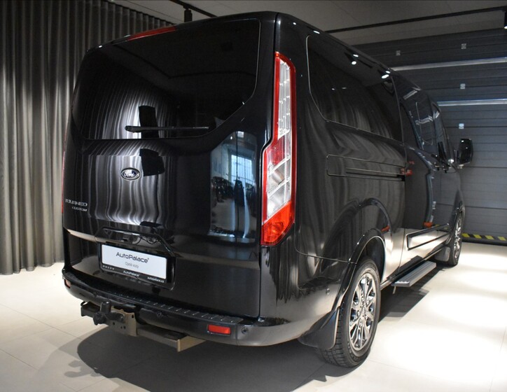 Ford Tourneo Custom 4