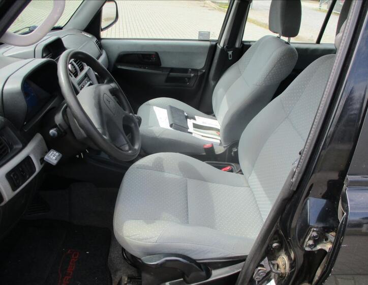 Mitsubishi Pajero Pinin 7