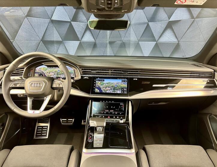 Audi Q8 9