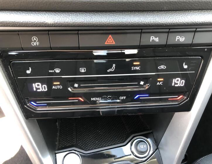 Volkswagen T-Roc 19